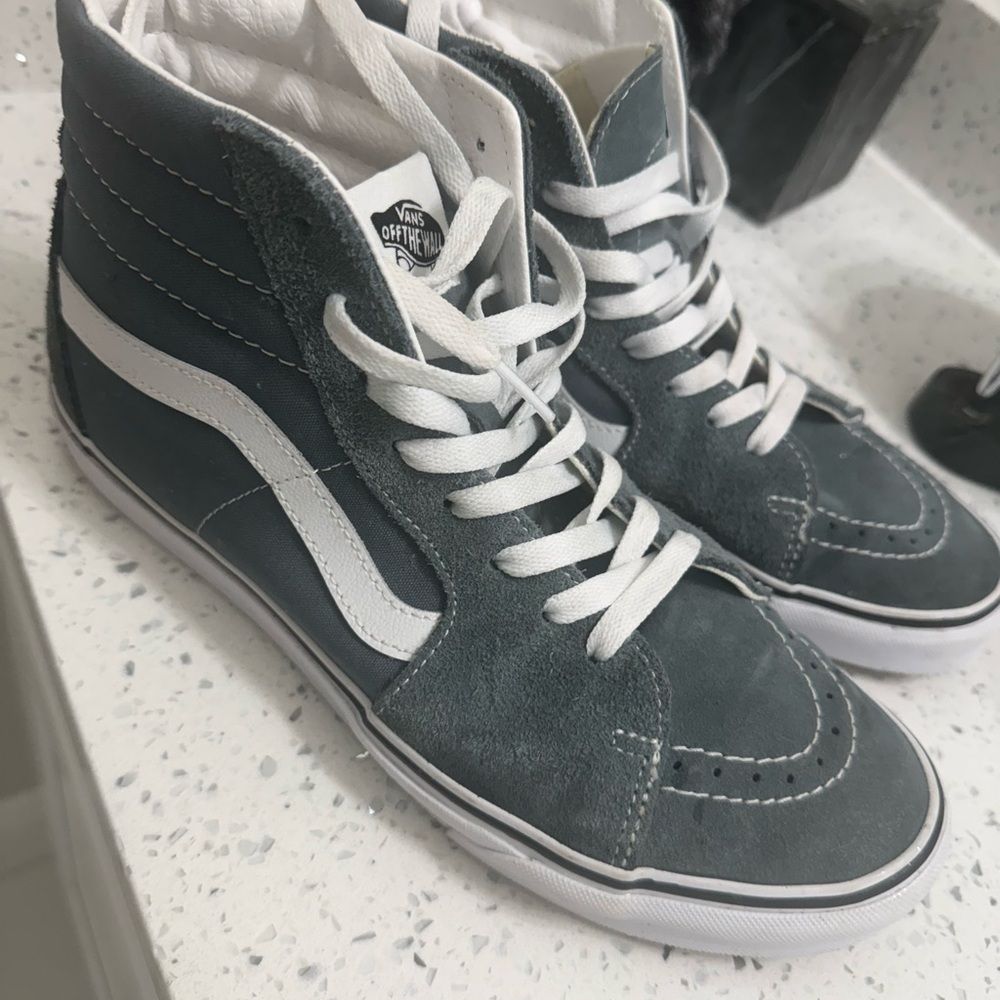Vans Sk8-Hi blue High-Top Sneakers with Signature Stripe